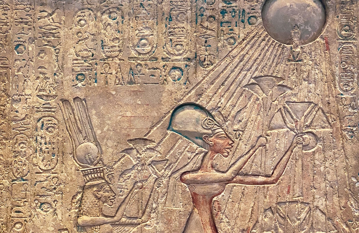 Akhenaton et Néfertiti : la révolution d’Amarna qui changea l’Égypte pour toujours