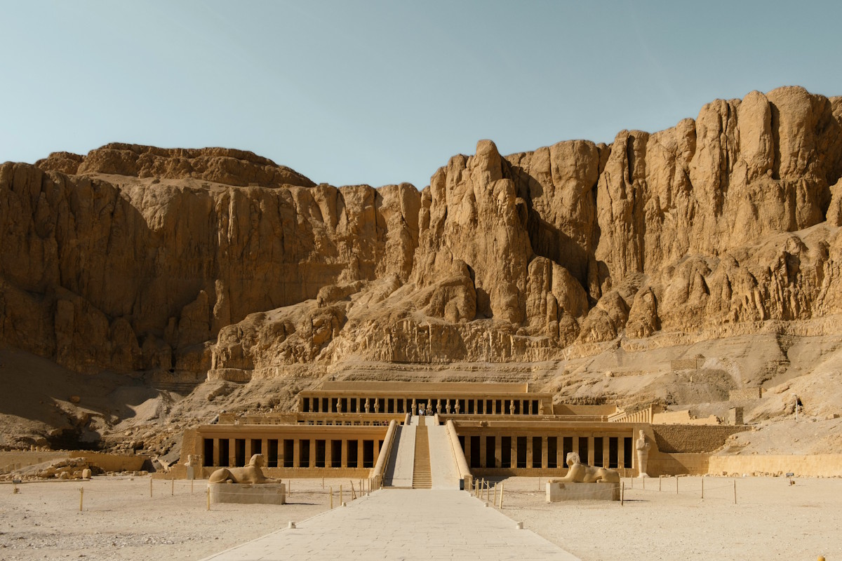 Vallée des Rois : plongée au cœur des tombes les plus mystérieuses de l’Égypte